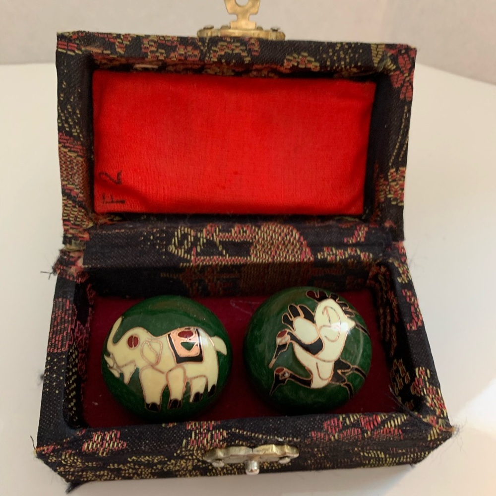 Chinese Baoding Balls in decorative box meditation stress relief exercise